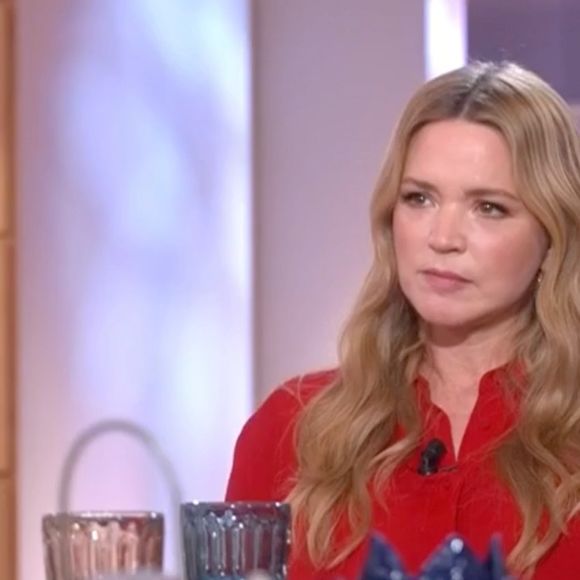 Virginie Efira sur le plateau de C à vous ce mercredi 29 octobre 2025. (Capture d'écran)