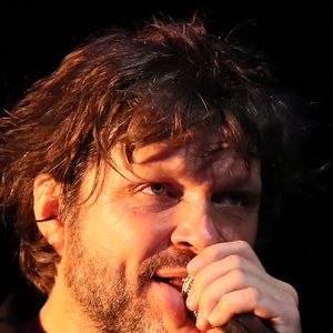 Exclusif - Bertrand Cantat (ex-membre du groupe "Noir Désir" et actuel membre du groupe "Détroit") fait une pause dans sa carrière musicale et se lance dans une tournée de lecture de textes poétiques avec deux musiciens autour de lui. Cenon, le 22 septembre 2016.
© Patrick Bernard/ Bestimage