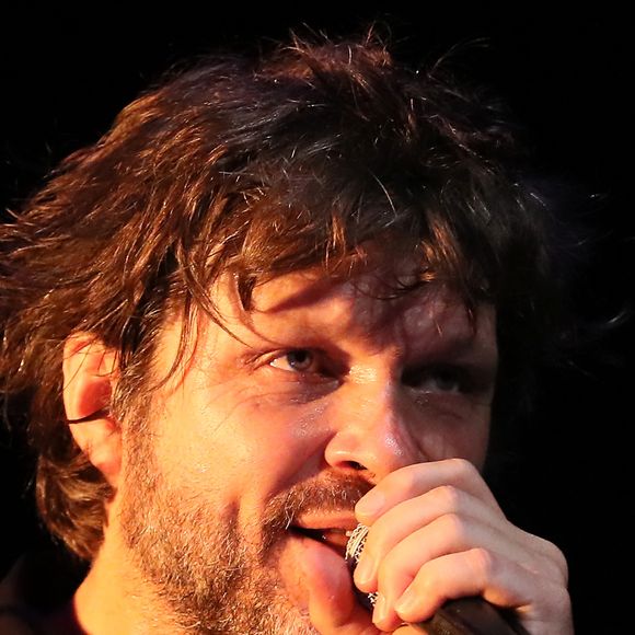 Exclusif - Bertrand Cantat (ex-membre du groupe "Noir Désir" et actuel membre du groupe "Détroit") fait une pause dans sa carrière musicale et se lance dans une tournée de lecture de textes poétiques avec deux musiciens autour de lui. Cenon, le 22 septembre 2016.
© Patrick Bernard/ Bestimage