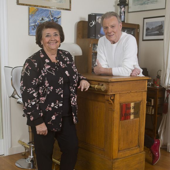 Sa veuve, Cléo, a publié un long message sur Facebook, deux jours après ses obsèques

Herbert Leonard et sa femme Cléo chez eux à Barbizon en 2016. © JLPPA / Bestimage