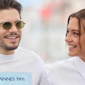 Le Festival de Cannes, ce n'est pas que des strass et des montées des marches.

François Civil et Adèle Exarchopoulos - Photocall du film "L'Amour Ouf" (Beating Hearts / Compétition) lors du 77ème Festival International du Film de Cannes
© Moreau / Jacovides / Bestimage
