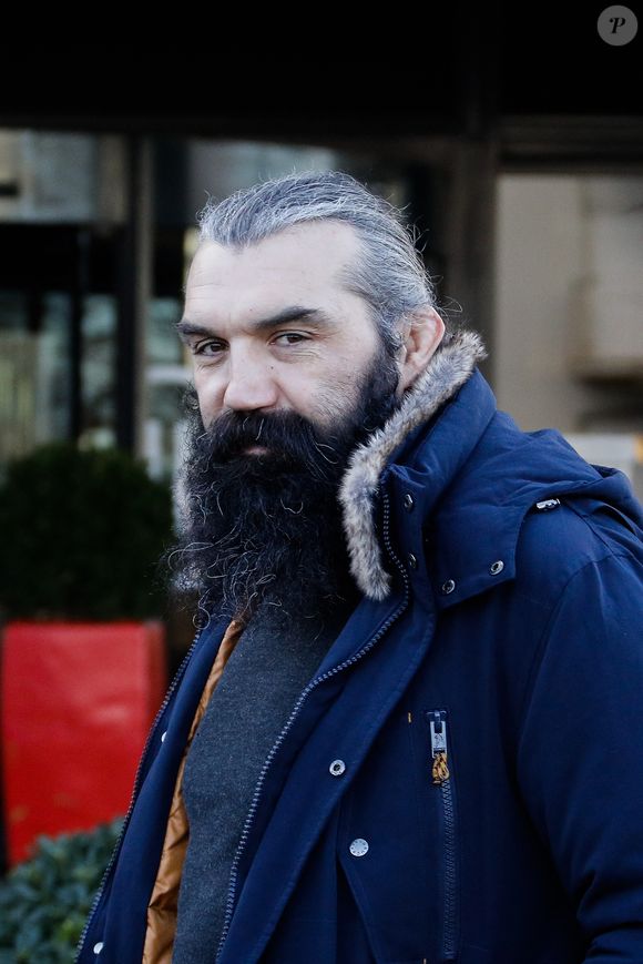Sébastien Chabal quitte l'hôtel qui abrite les artistes des Enfoires. Le 30e anniversaire du spectacle se tiendra à l'Arkea Arena. Bordeaux, France, 28 janvier 2019. Photo par Thibaud Moritz/ABACAPRESS.COM