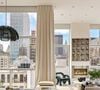 Il comprend notamment cinq chambres, cinq salles de bains, plusieurs espaces de réception et d'immenses baies vitrées donnant sur New York.

Thierry Henry, légende du football français, a mis en vente son luxueux penthouse de New York, acheté en 2010 au moment de sa signature aux Red Bulls, contre 25 millions de dollars (22 millions d'euros). © Sotheby's via Bestimage