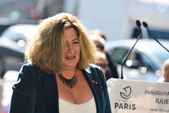 Julie-Amour Rossini petite-fille de Juliette Gréco lors de l'inauguration de la place Juliette Greco dans le quartier de Saint-Germain-des-Prés à Paris, France, le 23 septembre 2021. Photo by Patrice Pierrot/ABACAPRESS.COM