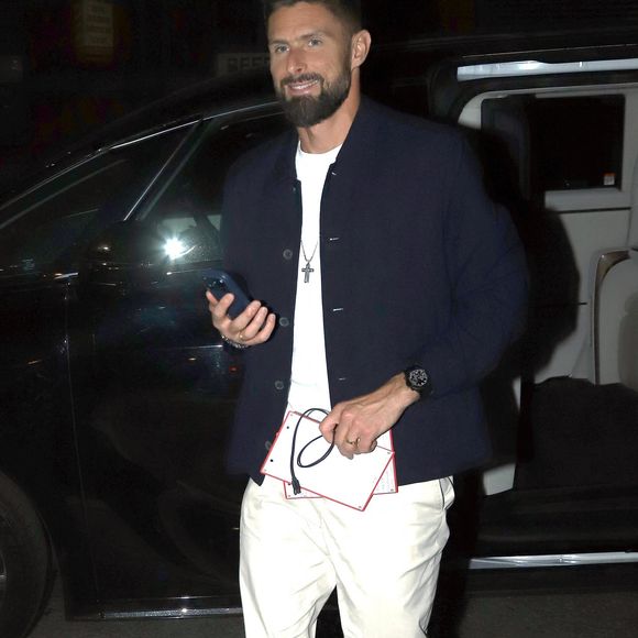 L'ancien attaquant français Olivier Giroud est aperçu quittant MediaCity à Manchester après la victoire de la France face au Sénégal le 16 juin 2026.
Crédit : Backgrid UK/ Bestimage