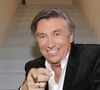 Il s’est installé avec son épouse Valérie dans une villa contemporaine au sud de la Corse, avec vue sur la mer et entourée de nature.

Exclusif - Rendez-vous avec Jacques Legros à Paris le 12 novembre 2019. Bestimage
