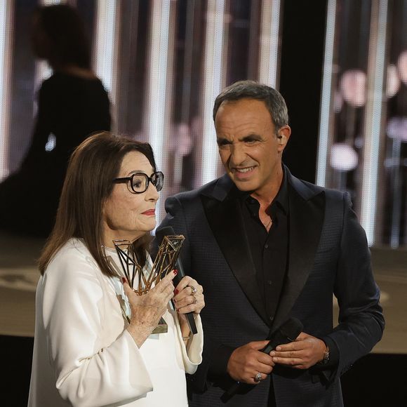 Nana Mouskouri (Victoire d'honneur) et Nikos Aliagas à la cérémonie des 41èmes Victoires de la Musique à la Seine Musicale à Boulogne-Billancourt le 13 février 2026.

© Coadic Guirec / Bestimage