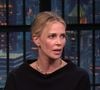 Aujourd'hui, l'actrice refuse de faire de cette tragédie un tabou. Dans ses récentes interviews, elle explique qu'il est crucial de parler de ces violences.

Charlize Theron participe à l'émission Late Night with Seth Meyers pour promouvoir son dernier film Netflix, The Old Guard 2. 

©BestImage