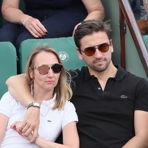 Audrey Lamy et son compagnon Thomas Sabatier dans les tribunes des internationaux de Roland Garros - jour 5 - à Paris, France, le 31 mai 2018. © Cyril Moreau - Dominique Jacovides/Bestimage
