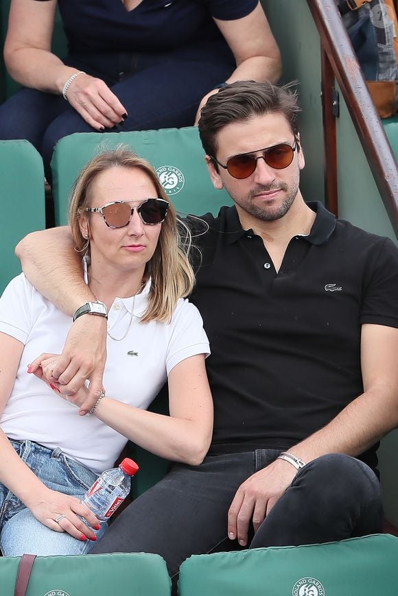 Audrey Lamy et son compagnon Thomas Sabatier dans les tribunes des internationaux de Roland Garros - jour 5 - à Paris, France, le 31 mai 2018. © Cyril Moreau - Dominique Jacovides/Bestimage