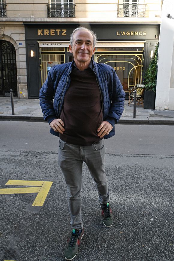 Olivier Kretz - La famille Kretz, rendue célèbre par la série L'Agence diffusée sur Netflix, inaugure sa première agence immobilière physique à Paris, dotée de six pièces au 100 rue du Bac, dans le 7ème arrondissement de Paris, France, le 2 février 2026. © Lionel Urman/Bestimage
