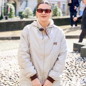 Louane 

Louane (Louane Emera) aux arrivées au défilé Miu Miu Collection Femme Prêt-à-Porter Automne/Hiver 2026-2027 lors de la Fashion Week de Paris (PFW) au palais d'lena conseil Economique, social et environnemental, à Paris, France, le 10 mars 2026. © Denis Guignebourg/Bestimage