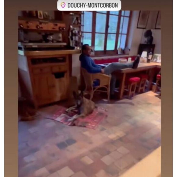 en présence du chien tant aimé de la star Loubo

Le Noël d'Anthony Delon à Douchy