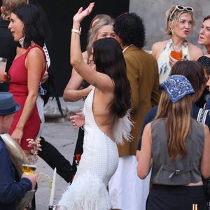 La chanteuse Dua Lipa et l'acteur Callum Turner ont été photographiés avant leur fête de mariage sur la Piazza Croce Dei Vespri à Palerme, en Italie, le 5 juin 2026. Photo : Snapix/ABACAPRESS.COM