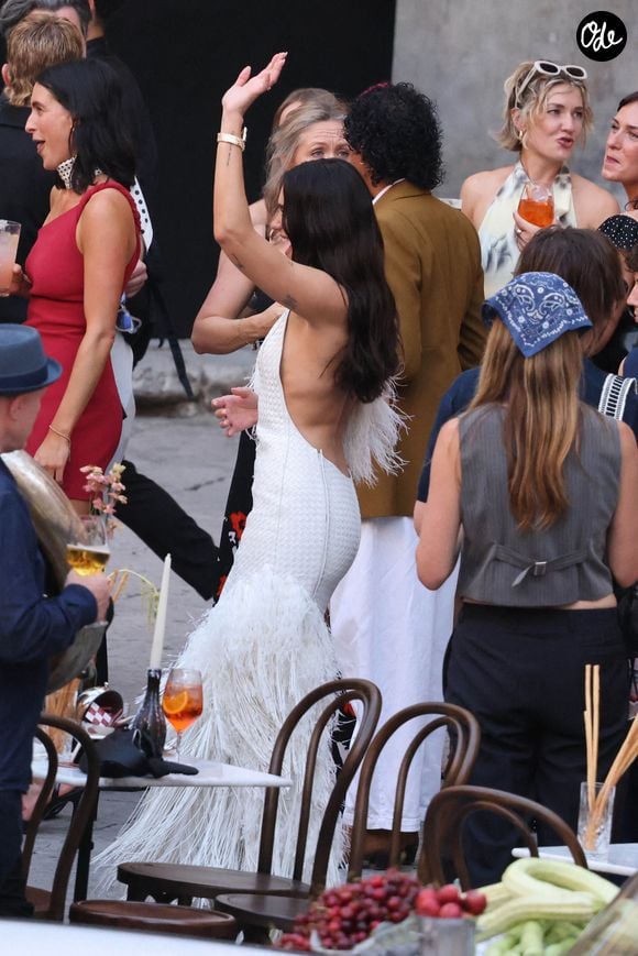 La chanteuse Dua Lipa et l'acteur Callum Turner ont été photographiés avant leur fête de mariage sur la Piazza Croce Dei Vespri à Palerme, en Italie, le 5 juin 2026. Photo : Snapix/ABACAPRESS.COM
