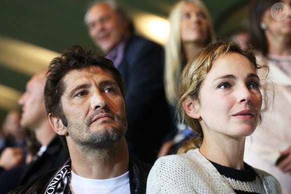Bixente Lizarazu et Claire Keim assistant au match de football de première division française, Girondins de Bordeaux Vs FC Nantes au stade Chaban-Delmas à Bordeaux, sud-ouest de la France le 9 mai 2015 . Photo by Bernard-Salinier/ABACAPRESS.COM