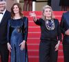 Le petit-fils de Catherine Deneuve n'évolue pas dans le cinéma même s'il y a déjà fait quelques expériences
Catherine Deneuve et Chiara Mastroianni - Montée des marches du film « Marcello Mio » lors du 77ème Festival International du Film de Cannes, au Palais des Festivals à Cannes. Le 21 mai 2024 Agence / Bestimage