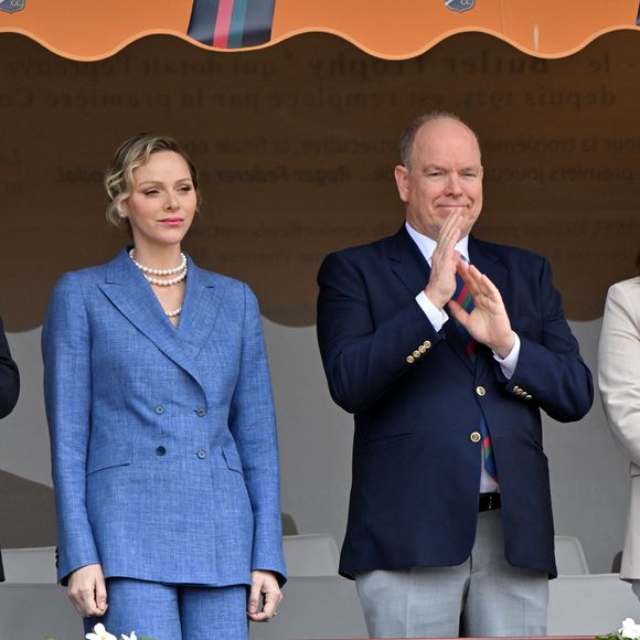 L'ex-nageuse était radieuse dans son tailleur bleu denim dimanche 13 avril à Monaco. 

Le prince Albert II de Monaco et la princesse Charlene durant la finale de la 118e édition du Rolex Monte-Carlo Masters, au Monte-Carlo Country Club à Roquebrune Cap Martin, le 13 avril 2025.
L'espagnol Carlos Alcaraz a battu l'italien Lorenzo Musetti 3-6 / 6-1 / 6-0. © Bruno Bebert / Bestimage
