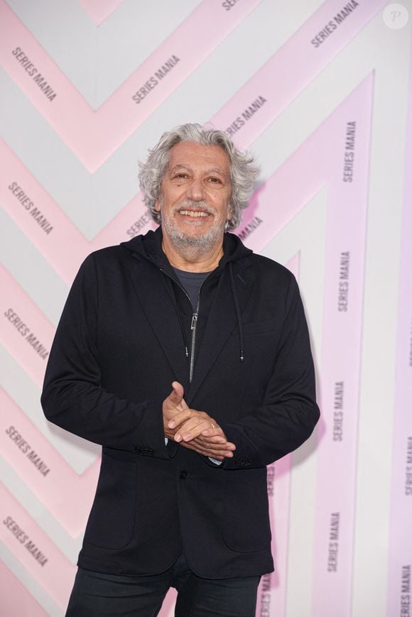 Alain Chabat à la présentation de la mini série animée "Asterix et Obelix : le combat des chefs" au Festival Séries Mania à Lille le 23 mars 2025.
© Stéphane Vansteenkiste / Bestimage