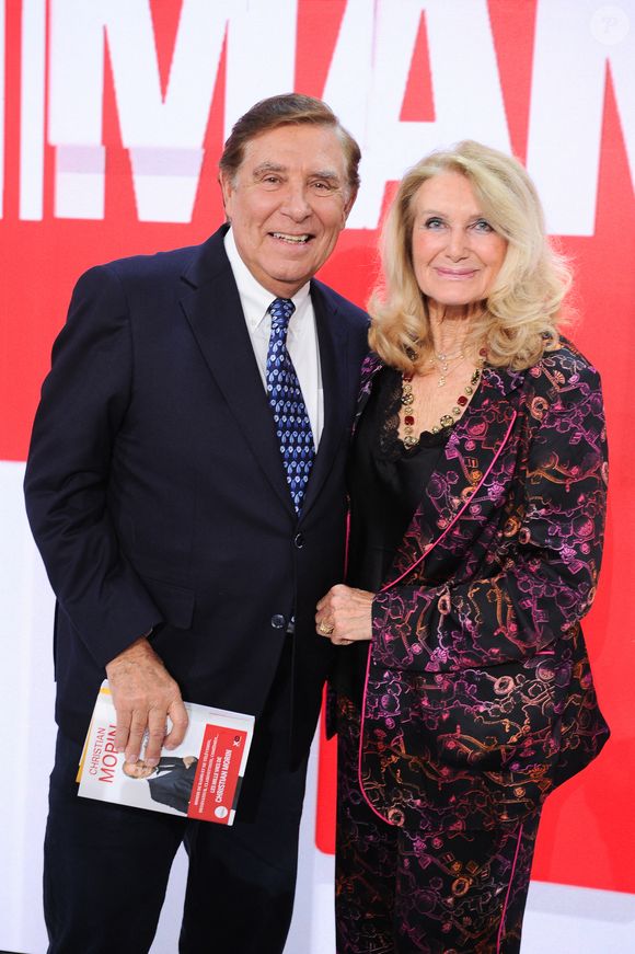 Exclusif - Jean-Pierre Foucault et sa compagne Evelyne Jarre lors de l'enregistrement de l'émission Vivement dimanche au studio Rive Gauche, présentée par M.Drucker et diffusée sur France 3 le 11 mai 2025, à Paris, France, le 5 mai 2025. © Guillaume Gaffiot/Bestimage