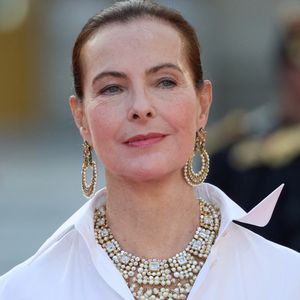 Carole Bouquet, célèbre actrice et ancienne muse de Chanel, s’est lancée dans la viticulture sur l’île de Pantelleria, en Sicile, il y a plus de vingt ans. 

Carole Bouquet - Dîner d'Etat au château de Versailles en l'honneur de la visite officielle du roi et de la reine d'Angleterre en France. 150 invités triés sur le volet ont été conviés à cette occasion.
© Moreau-Jacovides / Bestimage
