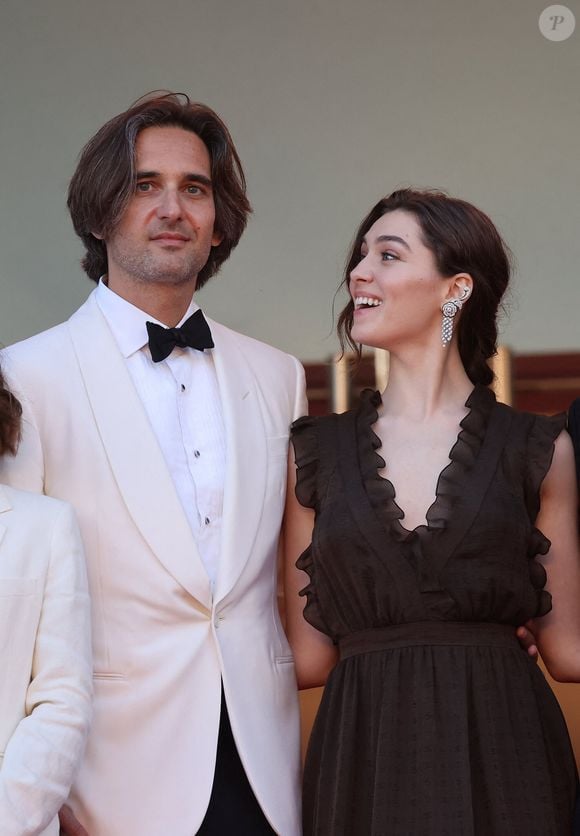 Dimitri Rassam, Anamaria Vartolomei - Montée des marches du film « Le comte de Monte-Cristo » lors du 77ème Festival International du Film de Cannes, au Palais des Festivals à Cannes. Le 22 mai 2024
© Jacovides-Moreau / Bestimage