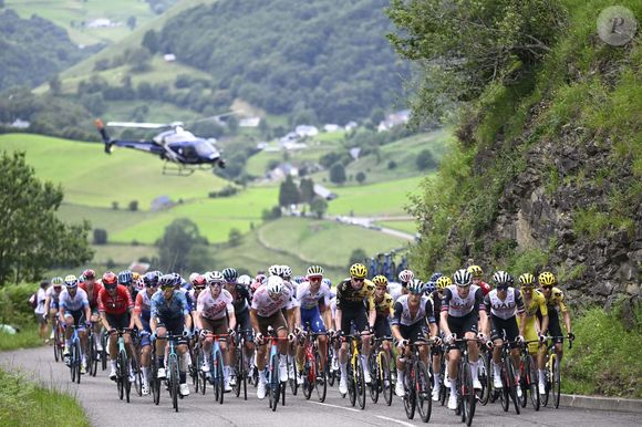 Luis Herrera est une star du cyclisme, vainqueur du Tour d’Espagne et deux fois maillots de meilleur grimpeur sur le Tour de France

Peloton durant le Tour de France 2023 entre Pau et Laruns le 5 juillet 2023 à Laruns, France. Photo News / Panoramic / Bestimage