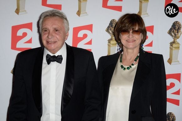 Ce vendredi 24 juillet, France 3 diffuse à 21h10 “Sardou, autoportrait”, un documentaire tourné chez lui, en Normandie

Michel Sardou et sa femme Anne-Marie Périer assistant à la 26e cérémonie des Molières du théâtre qui s'est tenue aux Folies Bergères à Paris, France, le 2 juin 2014. Photo by Nicolas Briquet/Abaca