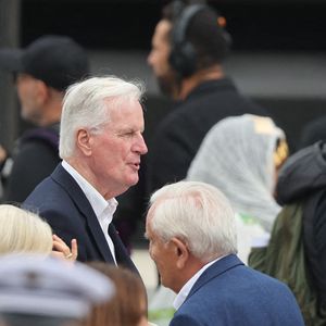 Michel Barnier - Les célébrités lors de la grande messe du pape Leon XIV sur la place de la Concorde à Paris, le 26 septembre 2026. Entre l’avenue des Champs-Elysées et la place de la Concorde, 700.000 fidèles et curieux, venus des quatre coins du globe, se sont rassemblés pour participer à la messe célébrée par le Saint Père. Le voyage apostolique, du 25 au 28 septembre 2026, se poursuivra à Lourdes et Metz. © Jacovides / Moreau / Bestimage
