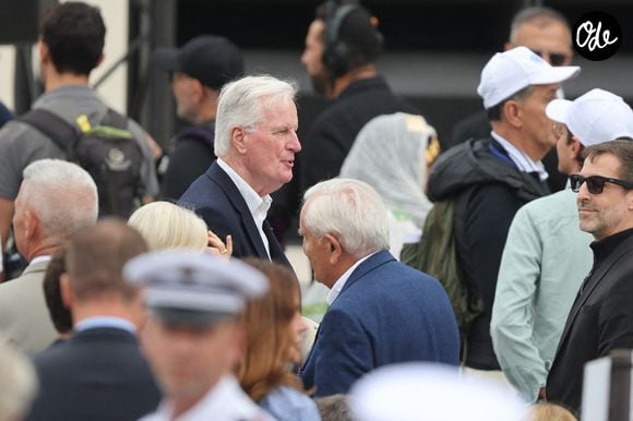 Michel Barnier - Les célébrités lors de la grande messe du pape Leon XIV sur la place de la Concorde à Paris, le 26 septembre 2026. Entre l’avenue des Champs-Elysées et la place de la Concorde, 700.000 fidèles et curieux, venus des quatre coins du globe, se sont rassemblés pour participer à la messe célébrée par le Saint Père. Le voyage apostolique, du 25 au 28 septembre 2026, se poursuivra à Lourdes et Metz. © Jacovides / Moreau / Bestimage