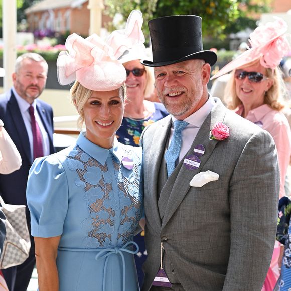 Il improvise une séance karaoké sur une des chansons du film.

Zara Tindall et Mike Tindall assistent à la première journée du Royal Ascot 2025, à l'hippodrome d'Ascot, Ascot, Royaume-Uni, le 17 juin 2025. Photo par Doug Peters/EMPICS/ABACAPRESS.COM