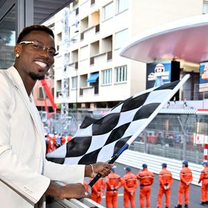 Alexandre Grimaldi, le fils du prince de Monaco et de N.Costes, avec Paul Pogba et sa femme Maria Zulay Pogba lors du 15ème Grand Prix de Monaco Historique, le 26 avril 2026. 
© Bruno Bebert / Bestimage