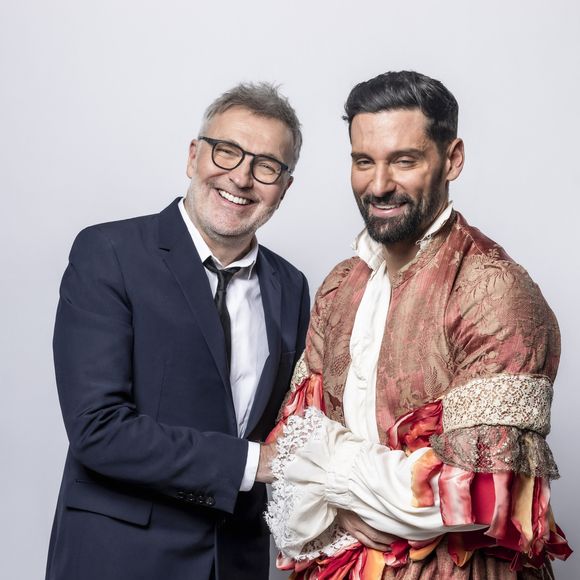 Hugo Manos poursuit en confiant être finalement le plus heureux en restant "tranquille chez lui, juste avec son chien" (Tigane, dont il partage la garde avec Laurent Ruquier).

Exclusif - Laurent Ruquier et son compagnon Hugo Skliris (Manos) - Studio - Enregistrement de l'émission "La chanson secrète", présentée par N.Aliagas et diffusée le 29 décembre sur TF1
© Guillaume Gaffiot-Cyril Moreau / Bestimage