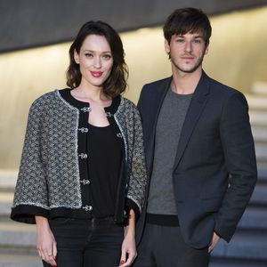 Gaspard Ulliel et sa compagne Gaëlle Pietri - People au Photocall du défilé Chanel Croisière "Paris-Séoul" au Dongdaemun Design Plaza de Séoul le 4 mai 2015. 
Photo par Olivier Borde / Bestimage