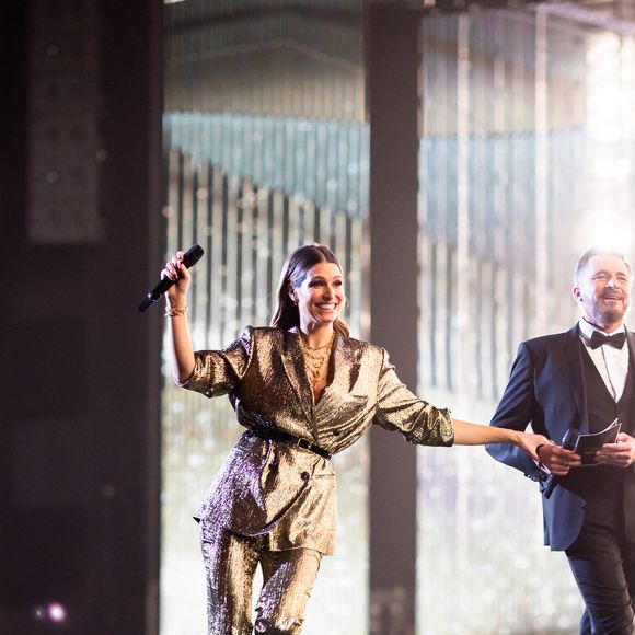 Exclusif - Olivier Minne et Laury Thilleman en backstage lors la 37ème cérémonie des Victoires de la musique à la Seine musicale de Boulogne-Billancourt, le 11 février 2022.
© Tiziano Da Silva / Cyril Moreau / Bestimage