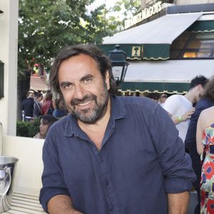 Qui n'est autre que la mère de deux de ses enfants : Anton et Aris

André Manoukian lors de la soirée de l'été littéraire et musical aux Deux Magots à Paris. © Jack Tribeca / Bestimage