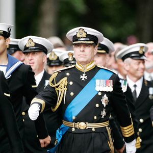 Mais le scandale Epstein peut-il aussi éclabousser les filles de Sarah Ferguson ?

Le prince Andrew, empêtré dans des scandales, renonce à son titre royal et ses honneurs.

©PA Photo/ Bestimage