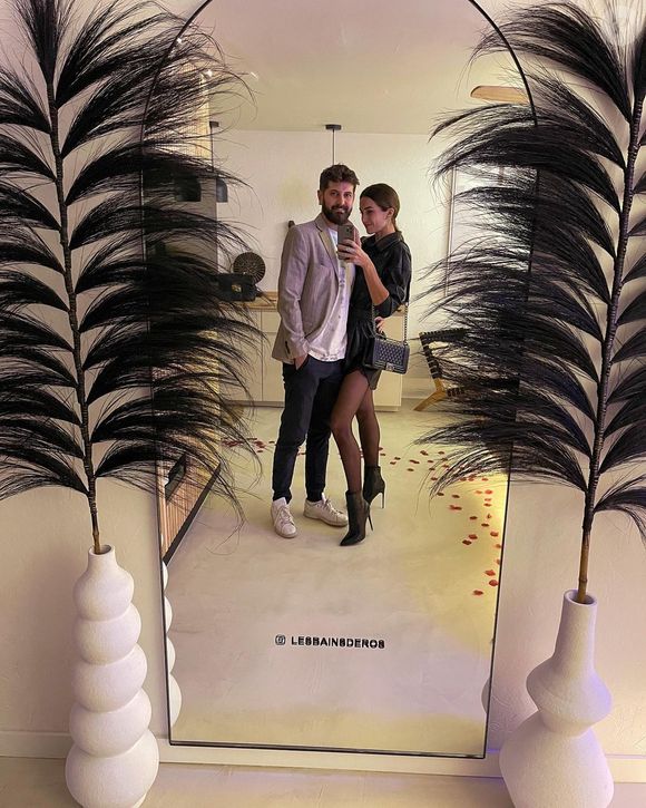 Antonin Portal, connu pour sa participation aux "Marseillais", et Barbara Morel, ancienne Miss, ont célébré leur mariage.