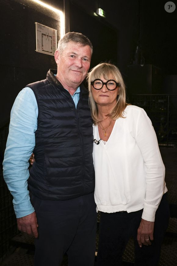 Exclusif - Christine Bravo et Stéphane son mari, sur le plateau de TBT9 présenté par C.Hanouna, et diffusé en direct sur W9, Paris, France, le 26 novembre 2025. © Jack Tribeca / Bestimage
