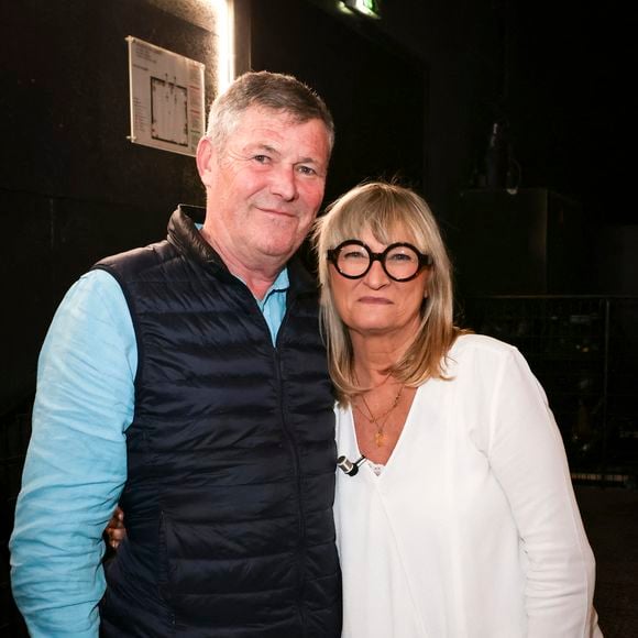 Exclusif - Christine Bravo et Stéphane son mari, sur le plateau de TBT9 présenté par C.Hanouna, et diffusé en direct sur W9, Paris, France, le 26 novembre 2025. © Jack Tribeca / Bestimage