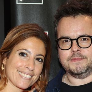 Nicolas Demorand se libère d'un poids qu'il portait dans le secret depuis plusieurs années : sa bipolarité.

Léa Salamé et Nicolas Demorand - Conférence de presse de rentrée de Radio France à la Maison de la radio à Paris © Denis Guignebourg/Bestimage