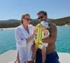 "14 août 2026 : Marcel a 1 an. 1 an de bonheur", a écrit Gauthier Le Bret en légende d'une photo postée sur son compte Instagram. 

Gauthier Le Bret en vacances en Corse avec sa femme Eloïse et leur fils Marcel.

Instagram Gauthier Le Bret