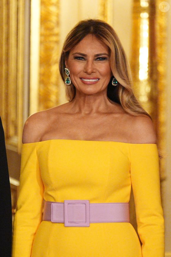 La Première dame Melania Trump arrive au banquet d'État au château de Windsor, dans le Berkshire, au premier jour de la deuxième visite d'État du président américain Donald Trump au Royaume-Uni. Mercredi 17 septembre 2025. Photo by Aaron Chown/PA Wire/ABACAPRESS.COM