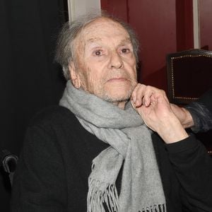 Exclusif - Jean-Louis Trintignant - Jean-Louis Trintignant célèbre ses 88 ans sur la scène du théâtre de la Porte Saint-Martin ou il lit des poèmes de Prévert, Vian, Leprest ou encore Apollinaire à Paris le 11 décembre 2018. © Coadic Guirec/Bestimage