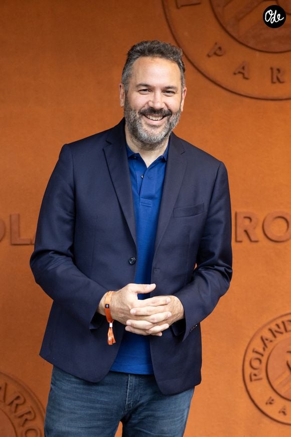 Bruce Toussaint au village lors des Internationaux de France de Tennis de Roland Garros 2026 à Paris, le 2 juin 2026. 

© Jacovides-Moreau / Bestimage