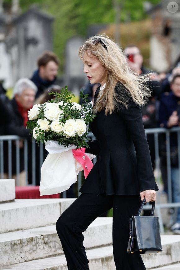 Arielle Dombasle - Obsèques d'Isabelle Mergault à la Coupole du Père-Lachaise à Paris le 30 mars 2026. © Cyril Moreau - Dominique Jacovides / Bestimage