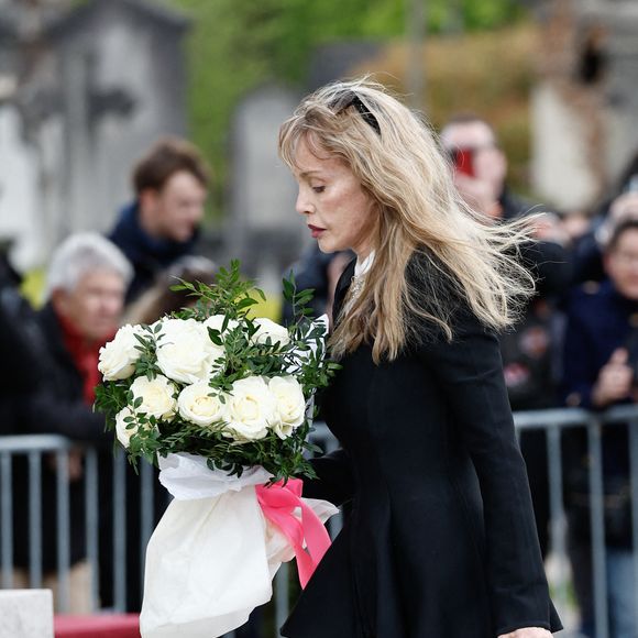 Arielle Dombasle - Obsèques d'Isabelle Mergault à la Coupole du Père-Lachaise à Paris le 30 mars 2026. © Cyril Moreau - Dominique Jacovides / Bestimage