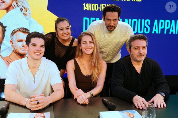 Martin Mille, Sahelle de Figueiredo, Solène Hébert, Stany Coppet et Farouk Bermouga - Rencontre avec les comédiens de "Demain nous appartient" au festival Series Mania à Lille le 21 mars 2023.