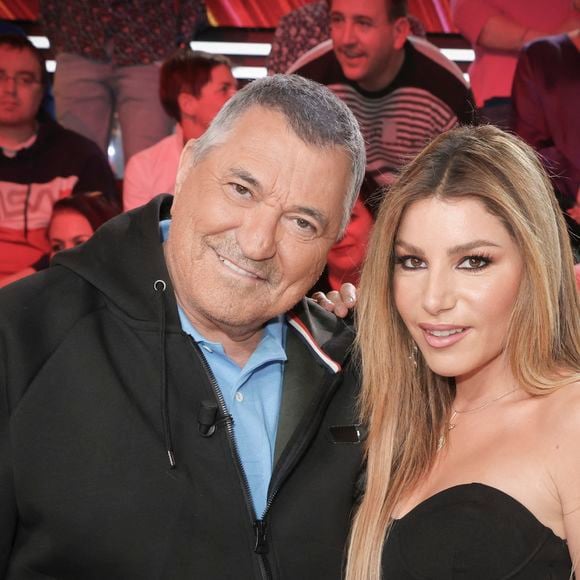 Exclusif - Jean-Marie Bigard et sa femme Lola Marois - Enregistrement de l'émission "La Grosse Rigolade" présentée par C.Hanouna le 1er décembre qui sera diffusée à 21h10 sur C8 le Jeudi 8 décembre 2022 qui réunira les experts de la blague pour une soirée 100% Darka. © Jack Tribeca / Bestimage