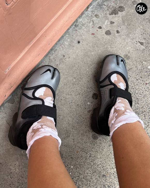 De la jupe cargo au pantalon capri, ce modèle s'adapte à de nombreux styles urbains.